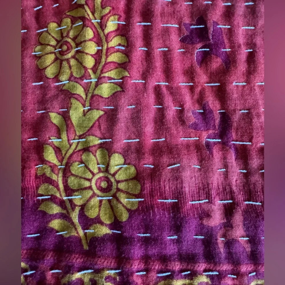 Kantha pink red hues with yellow green flowers Vintage ThrowQuilt handmade India - Picture 6 of 10